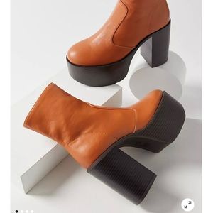 NWT Urban Outfitters Harper Ultra-Platform Boots